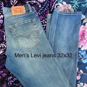 Men’s Levi jeans